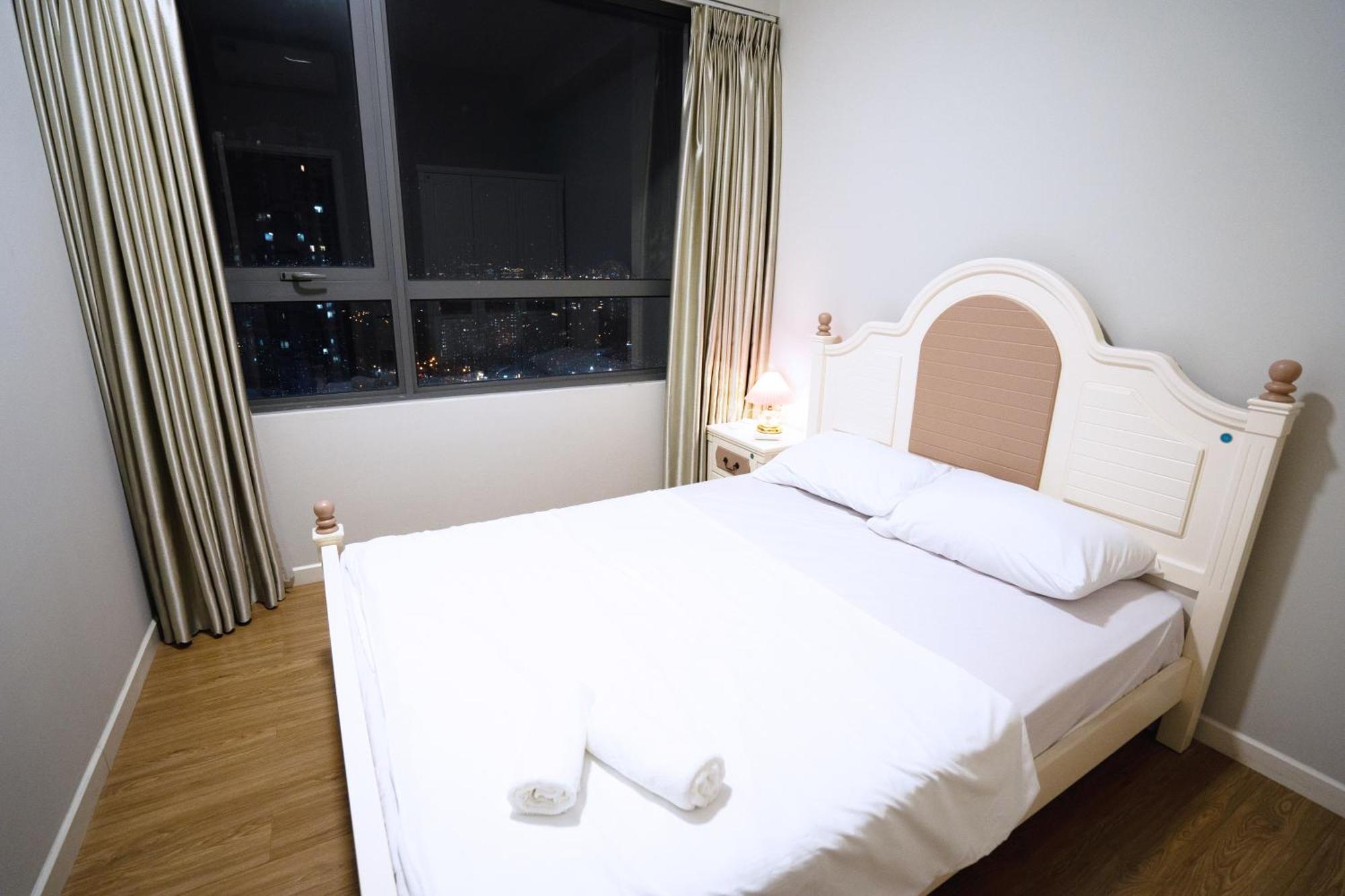 Thao Dien High-rise With Beautiful Night View 2 Bed 2 Bath Masteri An Phu Sol * Ho Chi Minh City